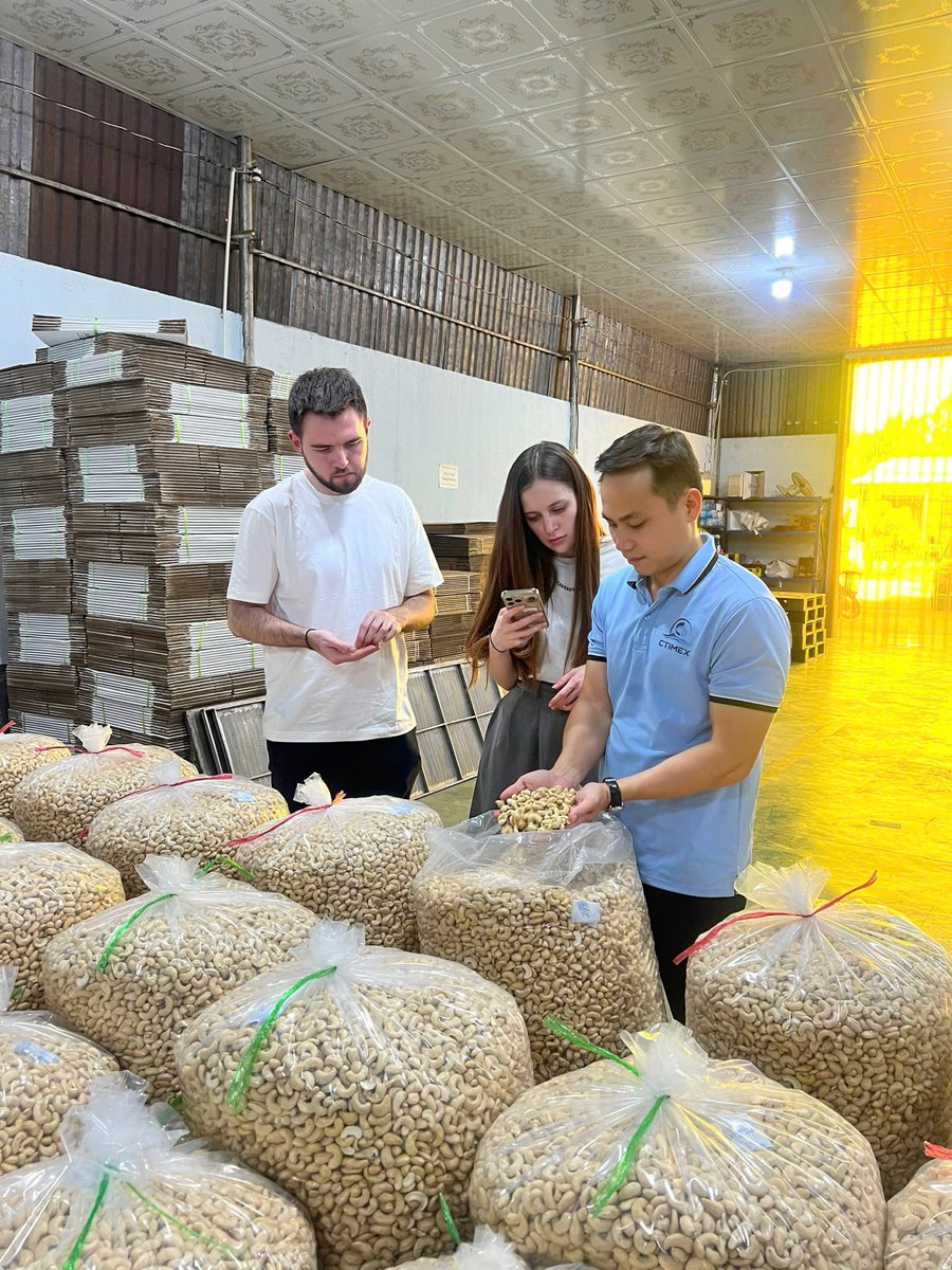 lenguyenthach's tweet photo. Price matters...Trust matters more!
Prices change...Trust doesn’t!

#CTIMEX #Cashew #VietnamCashew #RCN  #CashewKernels #Nuts #RoastedCashew #CashewNuts #vietnamcashewnuts #ctimexvietnam https://t.co/23GIGu7583