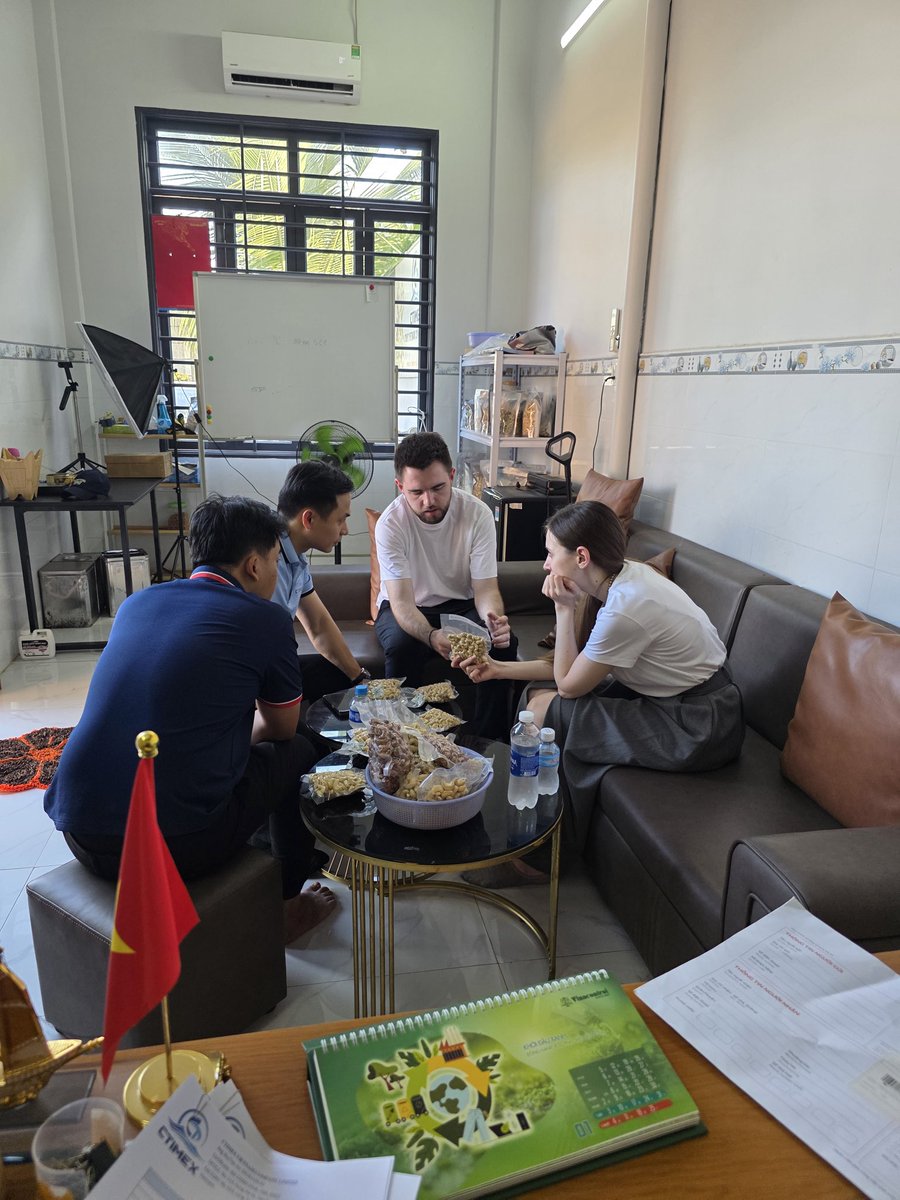 lenguyenthach's tweet photo. Price matters...Trust matters more!
Prices change...Trust doesn’t!

#CTIMEX #Cashew #VietnamCashew #RCN  #CashewKernels #Nuts #RoastedCashew #CashewNuts #vietnamcashewnuts #ctimexvietnam https://t.co/23GIGu7583