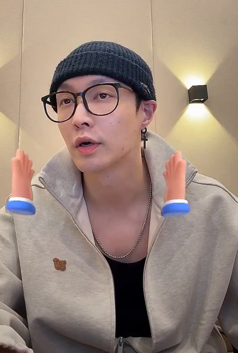 yixing archive ☆ tweet media