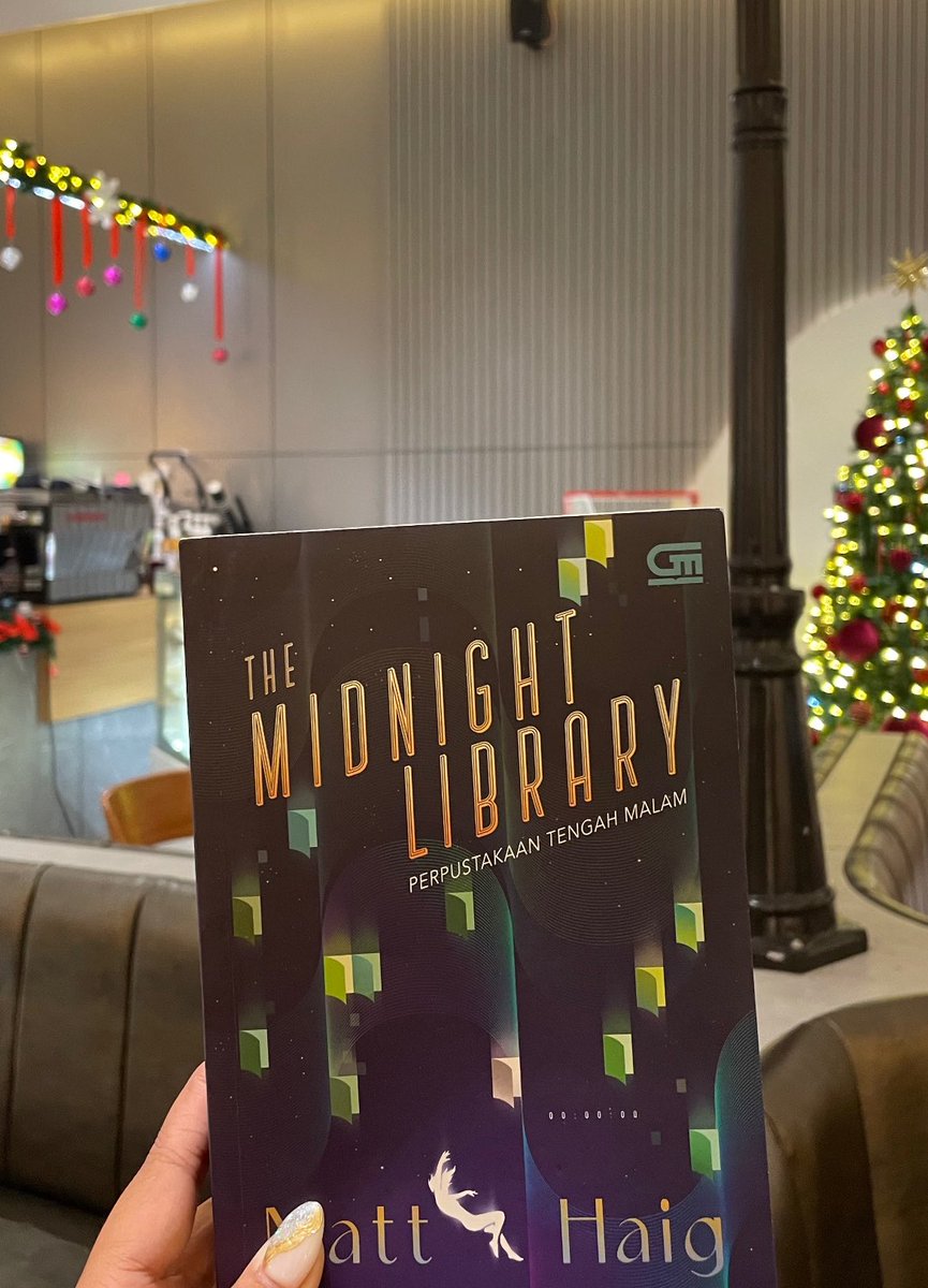 miracle_avi's tweet photo. The Midnight Library- Matt Haig

#BukuAyin

“Kau tidak perlu mengerti kehidupan, ku hanya perlu hidup. Kau hanya perlu menjalaninya”

This line has been stuck in my mind for weeks. This book is really perfect for someone with many regrets like me. https://t.co/iBiKsUUlmB