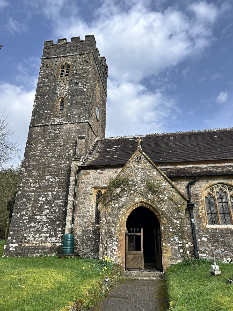 LoveOfGates's tweet photo. I’m back! Been on a marvellous retreat/prof development! Hope you’ve all been playing nicely. Looking forward to catching up with all the gate news 😆
A fab two gates from my jaunt #lychgate #protectorgate  #lovegates https://t.co/F4k4QFNH0W