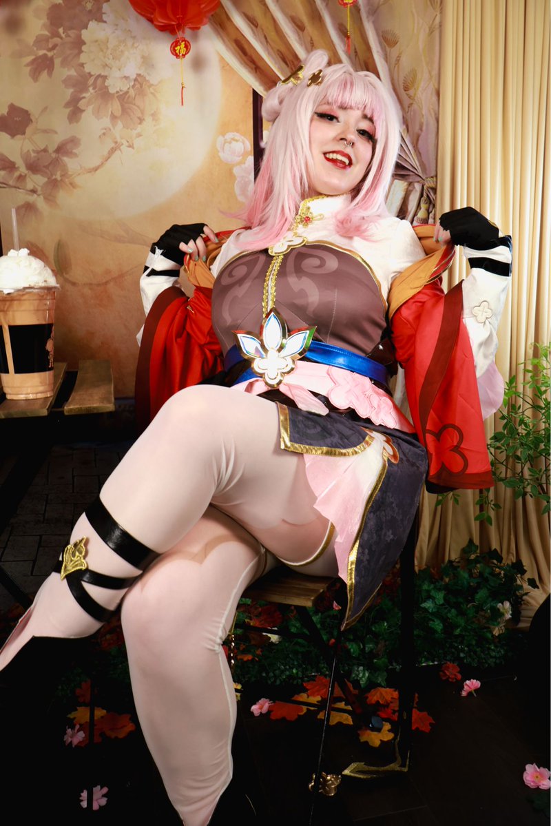 Cosplay Deviants tweet media