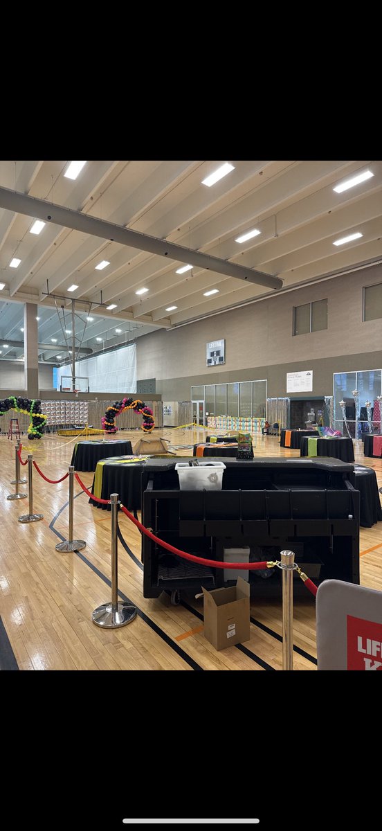 CrockerCovers's tweet photo. Hey Life Time Fitness - are you a gym or a Chuck E Cheese?

$220 a month and the place is full of snot-nosed kids running around (not pictured). And the capacity situation is a joke. Focus on your existing members experience instead of constantly chasing new revenue streams. https://t.co/s8AGMcZ5hO