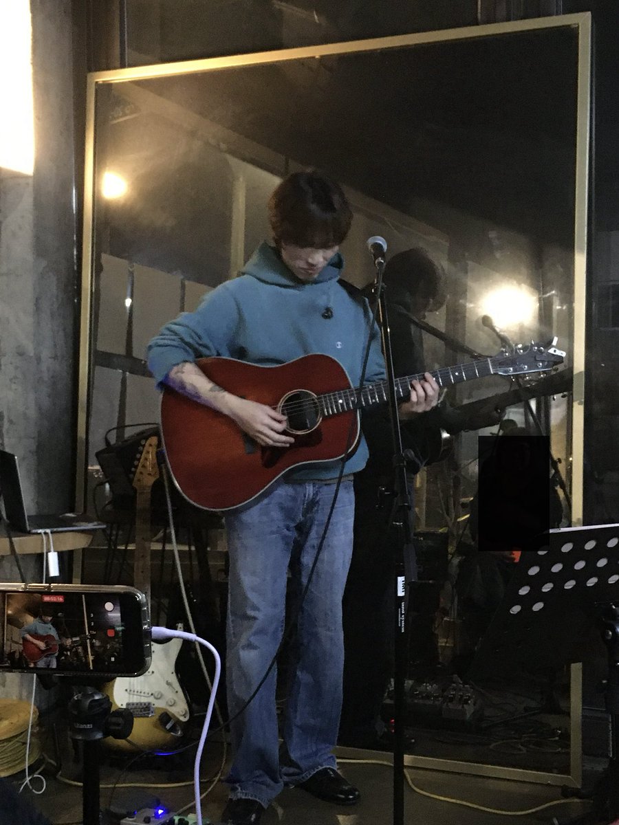 ❤︎︎ tweet media