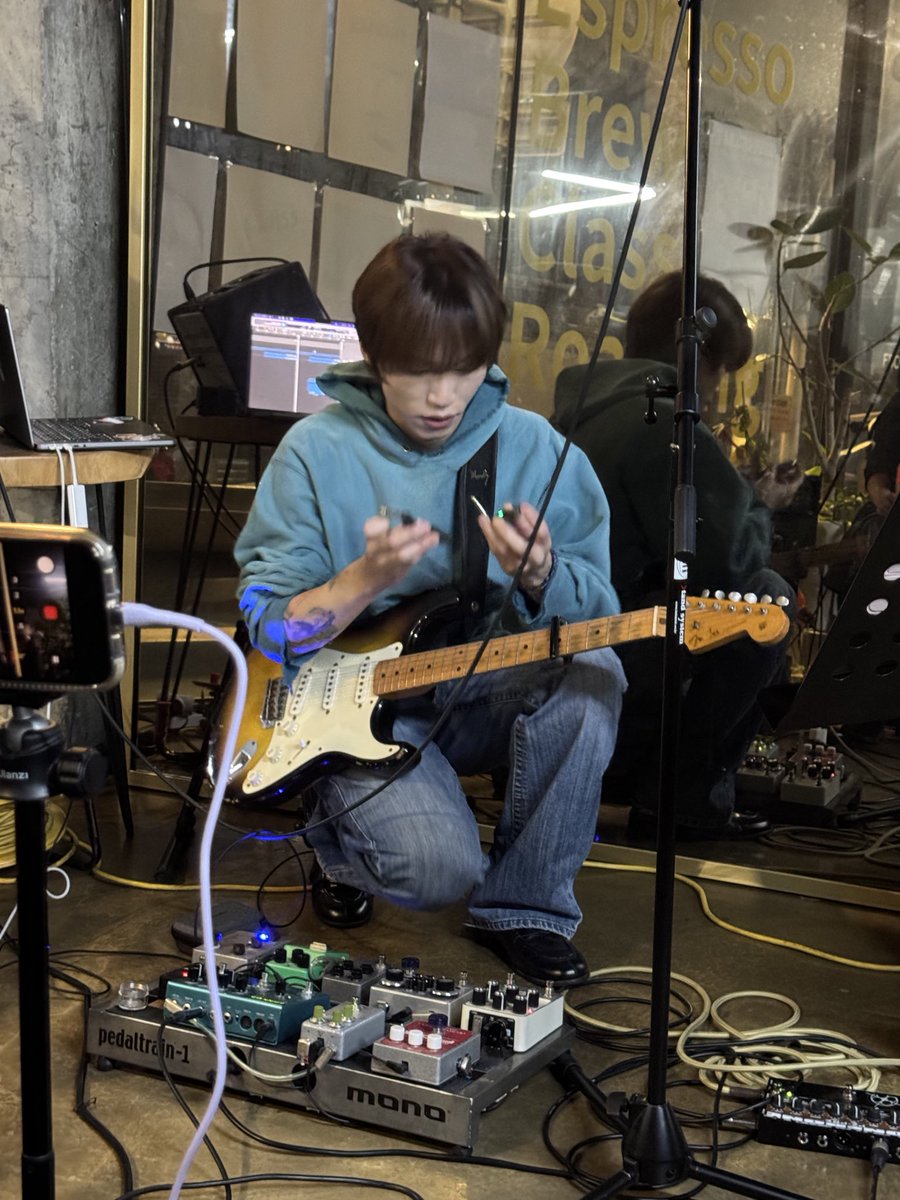 ❤︎︎ tweet media