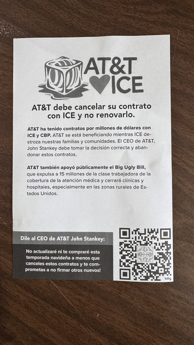 LATINOS2CHANGE's tweet photo. Put #people over #profit #AT&amp;T @ATT https://t.co/PVW490Ohxb