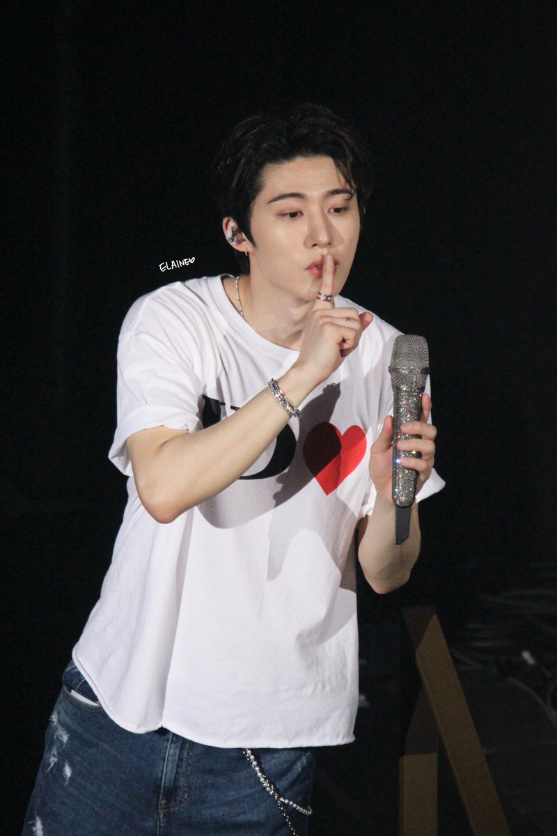 elainenhx's tweet photo. @131online @shxx131bi131 [260307] 2026 B.I TOUR: The Last Parade Tour ENCORE in SINGAPORE (5)

#김한빈 #비아이 #BI #HANBIN #KIMHANBIN #131LABEL #2026BITOUR #THELASTPARADE_ENCORE
#2026THELASTPARADEENCOREINSINGAPORE https://t.co/stVKVjsMhy