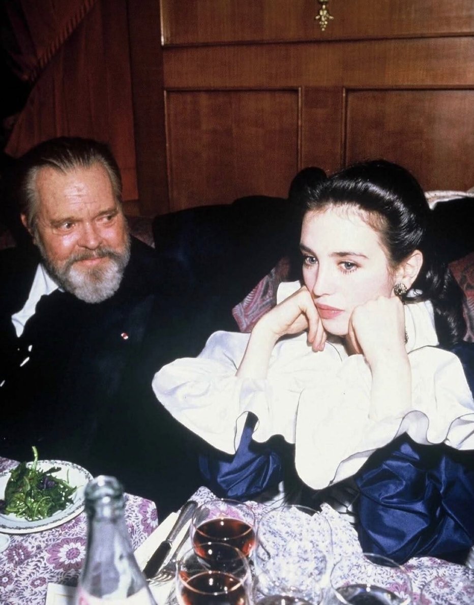 Distracted Film tweet media