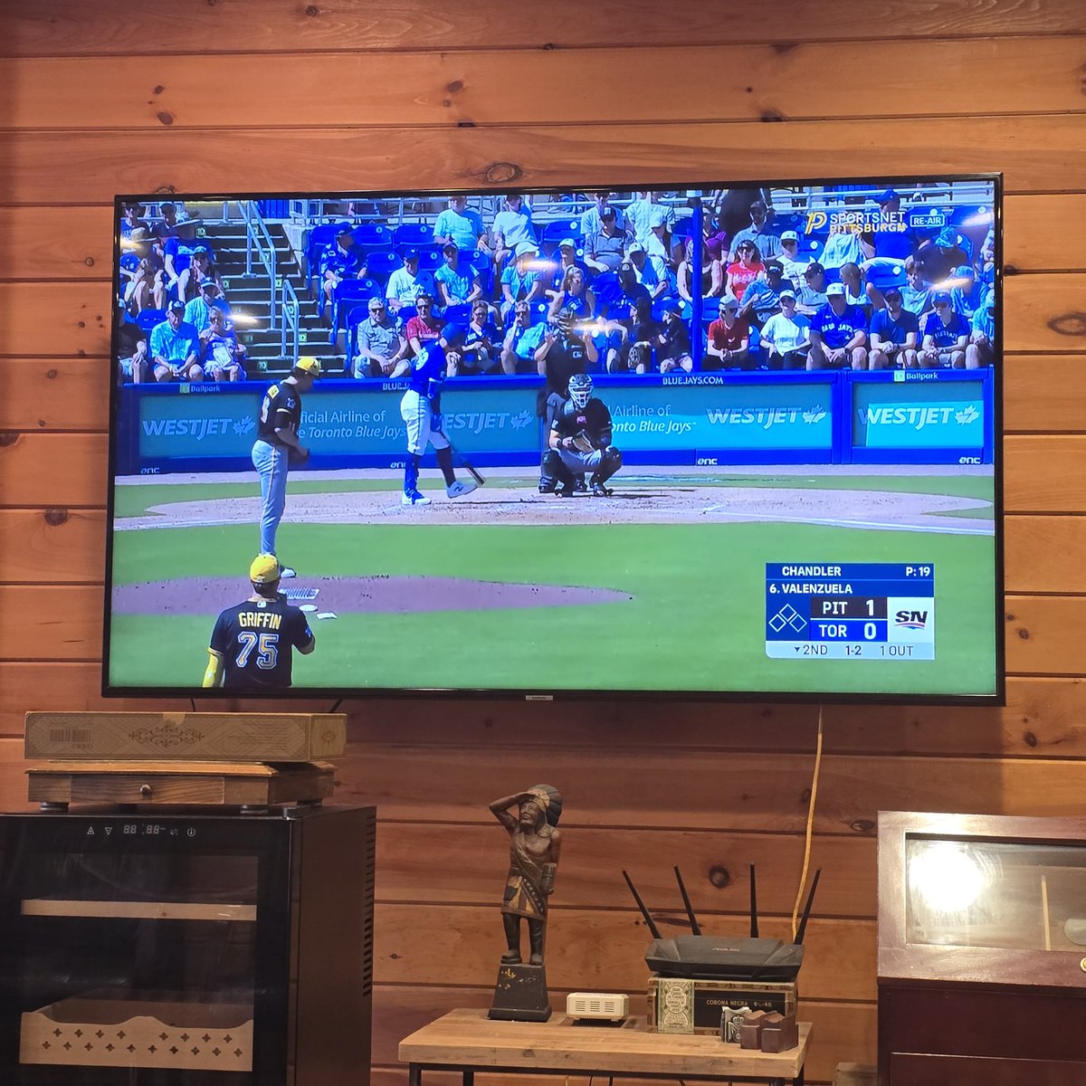 CigarCab1729's tweet photo. Trying one of the new LCA's and enjoying some baseball.#cigar #cigars #LCA #MLB #Pirates https://t.co/QhQo3qsrfN