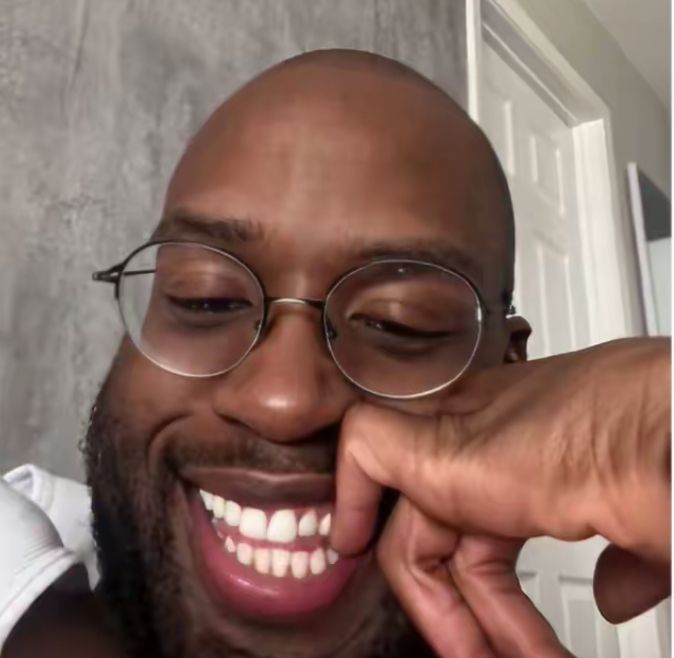 LINDSAY BLOWHAN tweet media