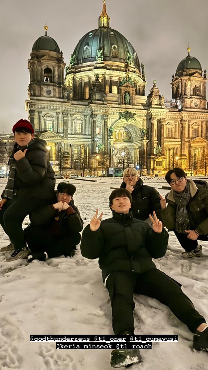 ZOFGK BOT tweet media