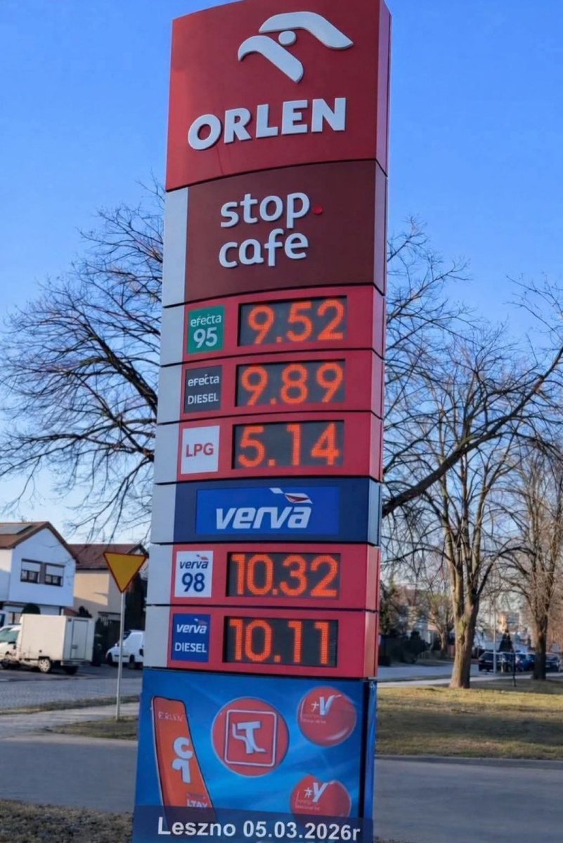 Jarek Olechowski tweet media