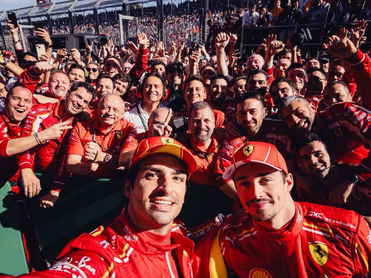 lercsainzz's tweet photo. when it’s the australian grand prix but not THE australian grand prix https://t.co/mpycfoWpbp