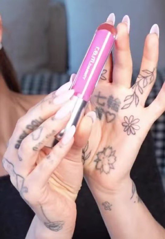 HIIIIII NEW HAND TATTS !!! it’s been a while