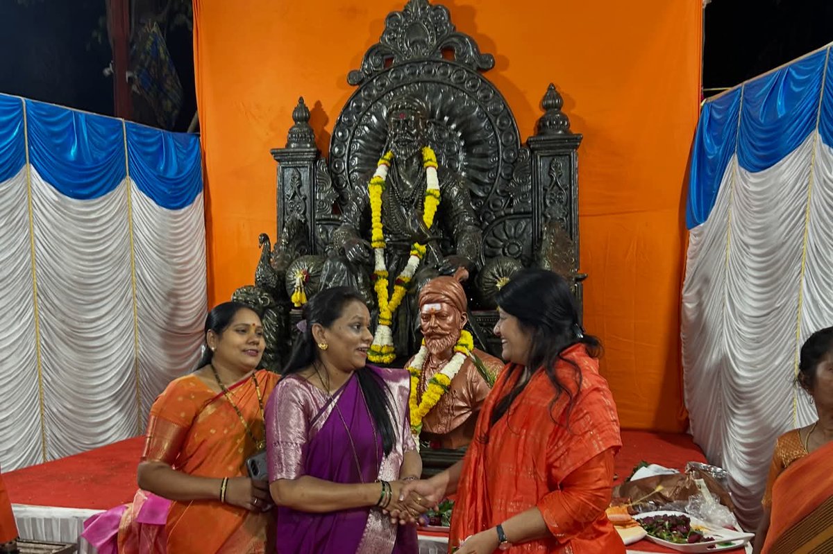KalpeshaJKBJP's tweet photo. छत्रपती शिवाजी महाराज जयंती निमित्त #Ward177 मधील प्रतिक्षा नगर येथे आयोजित विविध कार्यक्रमांना उपस्थित राहण्याचा मान मिळाला.

या प्रेरणादायी कार्यक्रमाचा भाग होणे माझ्यासाठी सन्मान व आशीर्वादाची गोष्ट आहे. 🙏🚩 https://t.co/qfEKLPgKQh