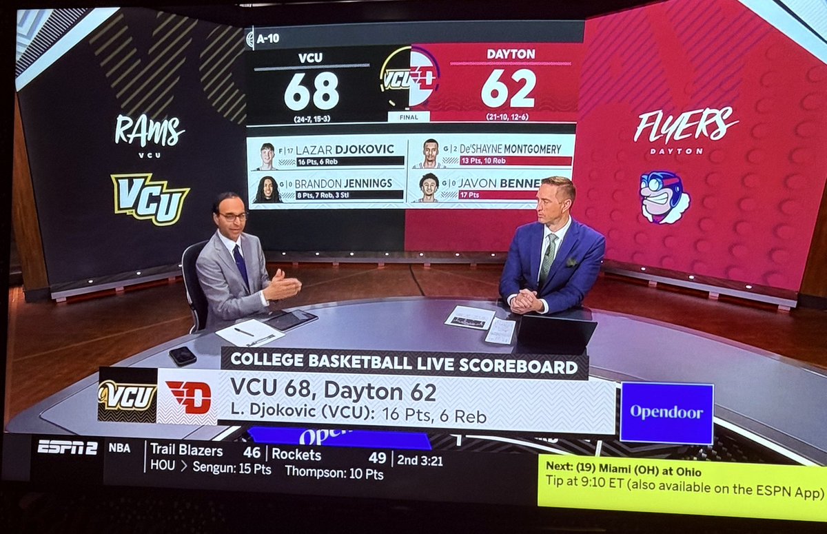 DemetriaJenni10's tweet image. Warmups… then his name on the desk.
VCU 68 Dayton 62
Proud of you #0. 💛🐏 #VCUHoops #RamNation