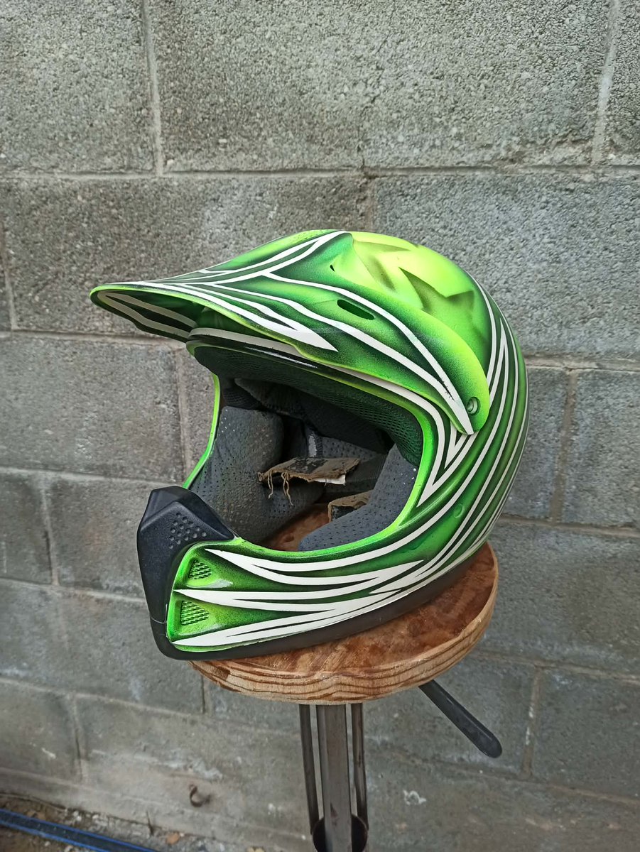 Decorapig tweet media