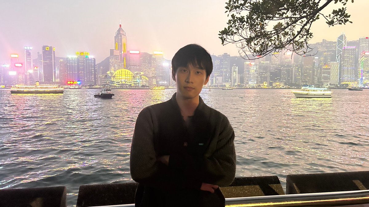FZ0327's tweet photo. 露个脸可还行，🇭🇰’𝗛𝗼𝗻𝗴 𝗞𝗼𝗻𝗴    ฅ՞•ﻌ•՞ฅ抖音偶遇主播的，可以私信🤓 https://t.co/TdzzP9heZS