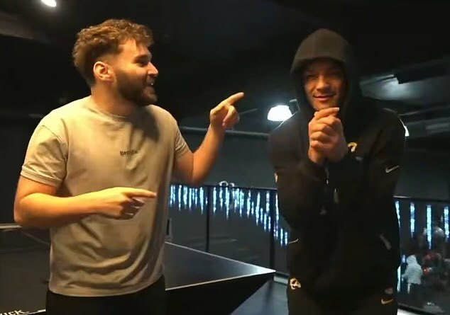 Danny Woodhead tweet media