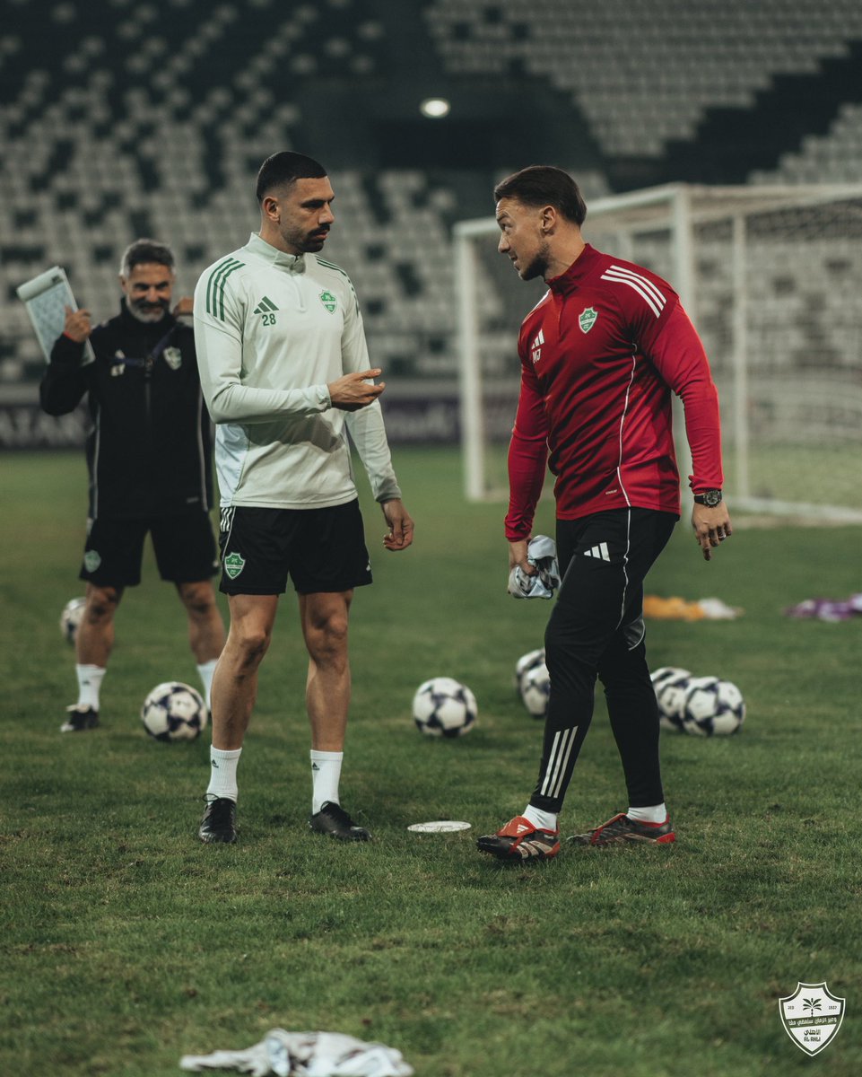 AFC4NET's tweet photo. 🚨🚨|| عكاظ :

ماتياس يايسله تعرض لصدمة بعد إكتشافه أنّ إصابة ديميرال هي تمزق في وتر العضلة الضامة. https://t.co/7rkr70v7aO