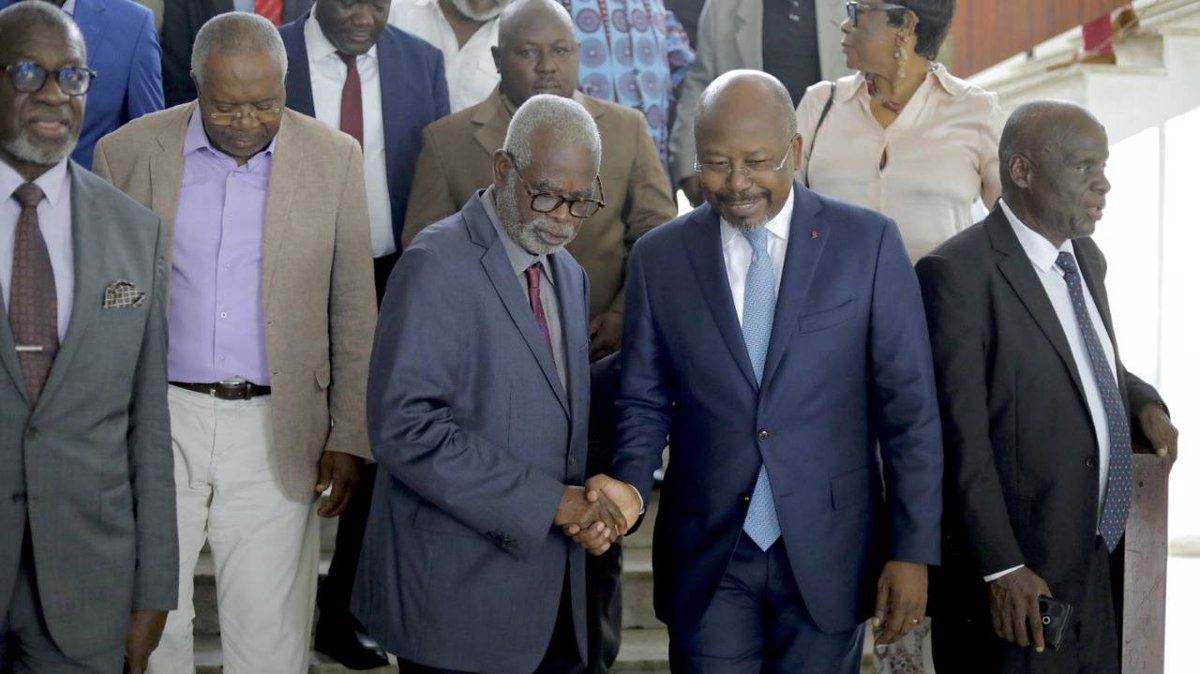 Les promesses de restauration des institutions et de la dignité des gabonais ont pâli. Ne reste plus que la désolation d'un peuple qui n'y croit plus. Oui à la constitution d'un front uni de l'opposition. 
#Gabon
#oserlarupture
<a href="/gabonmediatime/">Gabon Media Time</a>