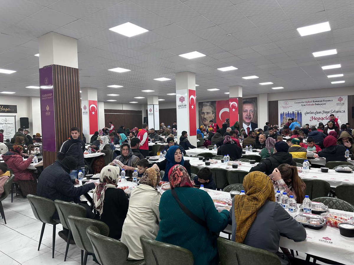 Ramazan -ı Şerifin 17. Günü… 

📍 Ökkeşiye İmareti – Gaziantep
📍 Klas 2 Düğün Salonu – Kilis
📍 Yunus Emre Camii (Necip Fazıl Kısakürek Kültür Merkezi yanı) – Kahramanmaraş

Ramazan boyunca Vakıf İftarlarımız devam edecektir, tüm halkımız davetlidir.
<a href="/VakiflarGM/">VAKIFLAR GENEL MÜDÜRLÜĞÜ</a>