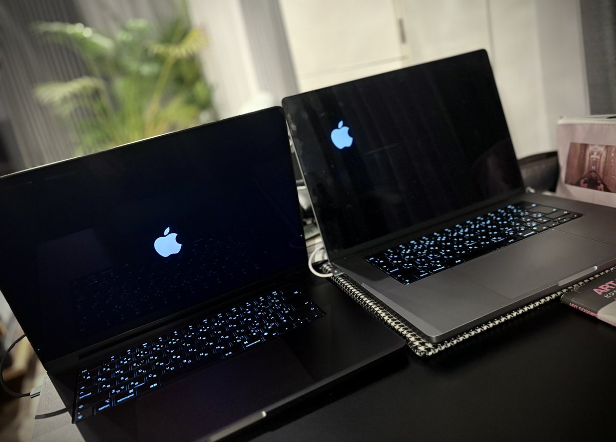 funnywhite's tweet photo. 黒Macカッコいい
#MacBookPro
#16inch https://t.co/mNGwbaqLvM