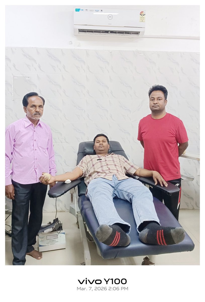 BhartiHaque's tweet image. रक्तदान महादान इससे बड़ा ना कोई दूजा दान-PVM 
आज PVM BLOOD DONORS CLUB द्वारा 3 थैलेसिमिया पीड़ित बच्चों के लिए एवं 1 सिकल सेल एनीमिया पीड़ित के लिए रक्तदान करवाया गया।

रक्तवीर विजय राणा, मुश्ताक अली,विशाल कुमार एवं राम कुमार के जज्बे को दिल से #Salute !!!