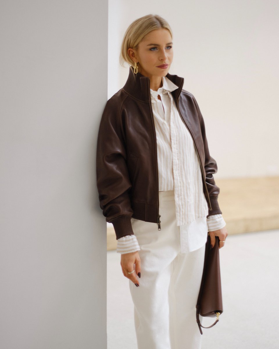 RalphLauren's tweet photo. For an afternoon in Paris, guests including #MaggieRogers, #IrisLaw, #YanYanChan, and #CarolineDaur join Polo Ralph Lauren for the Fall 2026 women’s presentation.
#ParisFashionWeek #PFW #PoloRLStyle https://t.co/L48x7WMxpR
