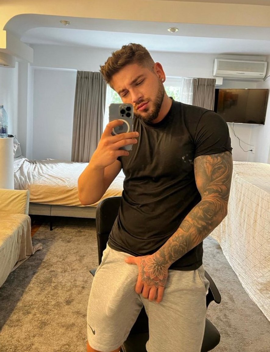 liam_italian_bull tweet media