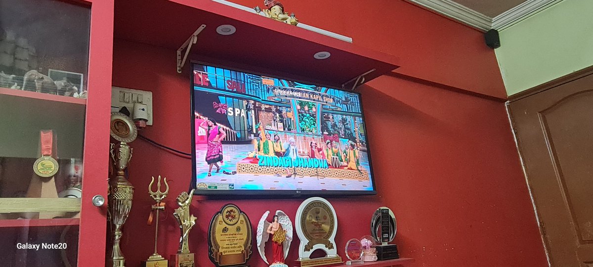 viv22jan's tweet photo. @KapilSharmaK9 Hi Kapil Zindagi...... Ba is amazing. You are true lifeline for people to help them laugh. https://t.co/sUv57uw7ej