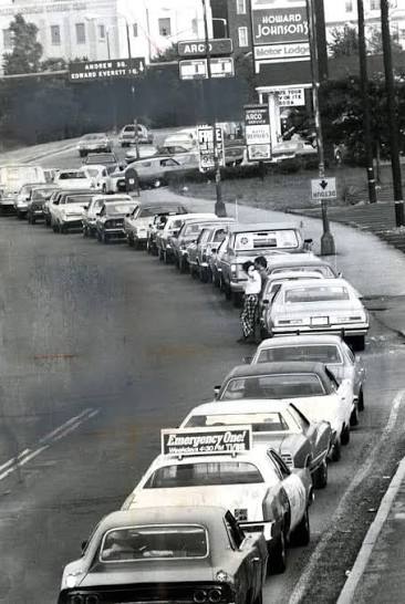 ALady54's tweet photo. Are we going back to Odd / Even License Plate Day gas rationing? 

@WhiteHouse @ObamaWhiteHouse @WhiteHouseHstry https://t.co/shMwx2wI4Y