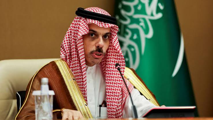 🔴 سعودی وزیر خارجہ:

اسرائیل طویل عرصے سے خطے میں قتل و غارت گری کا ذمہ دار ہے اور دنیا غزہ میں ان طرز عمل کا مشاہدہ کر چکی ہے۔ اسرائیل خطے کو مزید عدم استحکام اور تباہی کی طرف دھکیلنے والا ہے۔
