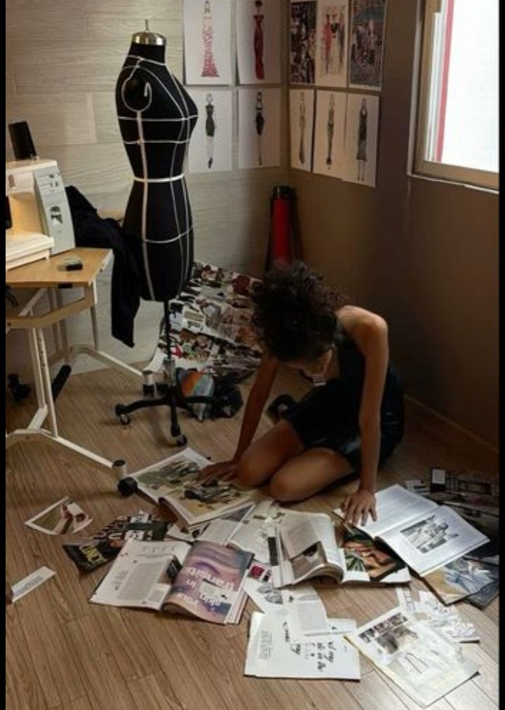 joyude16's tweet photo. “Hi everyone! My name is Joy and I’m a fashion lover who enjoys talking about style, trends and fashion . 
Read the comments for more ⬇️
@ValTheRaider @DoskyArt @GPSC_STX @Fashionista_com https://t.co/npSQkDWxt3