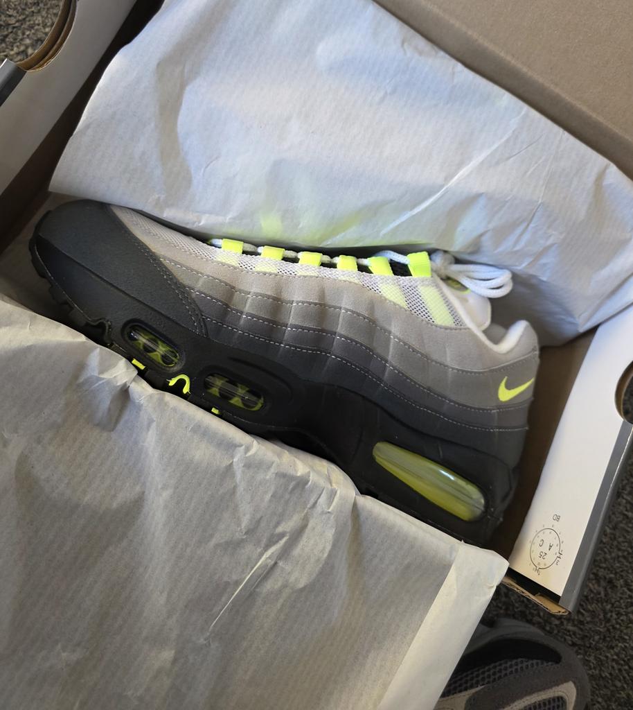 Je5u5 of ML1 tweet media