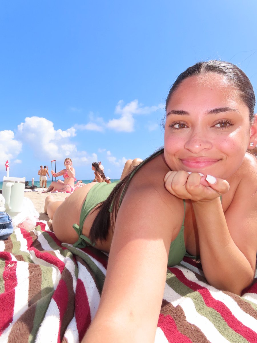 victoria tweet media