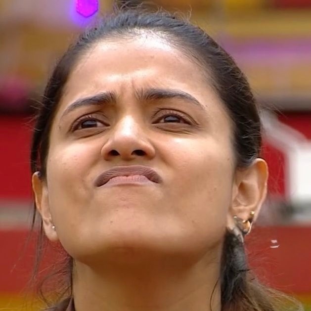 cbnnara's tweet photo. Munda @ThanujaP123 mutuals edits vadhu ante direct chepu ni kukkalu pedha koja laga behave chaysthanaru fast ga chepi savu 

#ThanujaPuttasswamy 
#BiggBossTelugu9 https://t.co/3wywgnRVhX