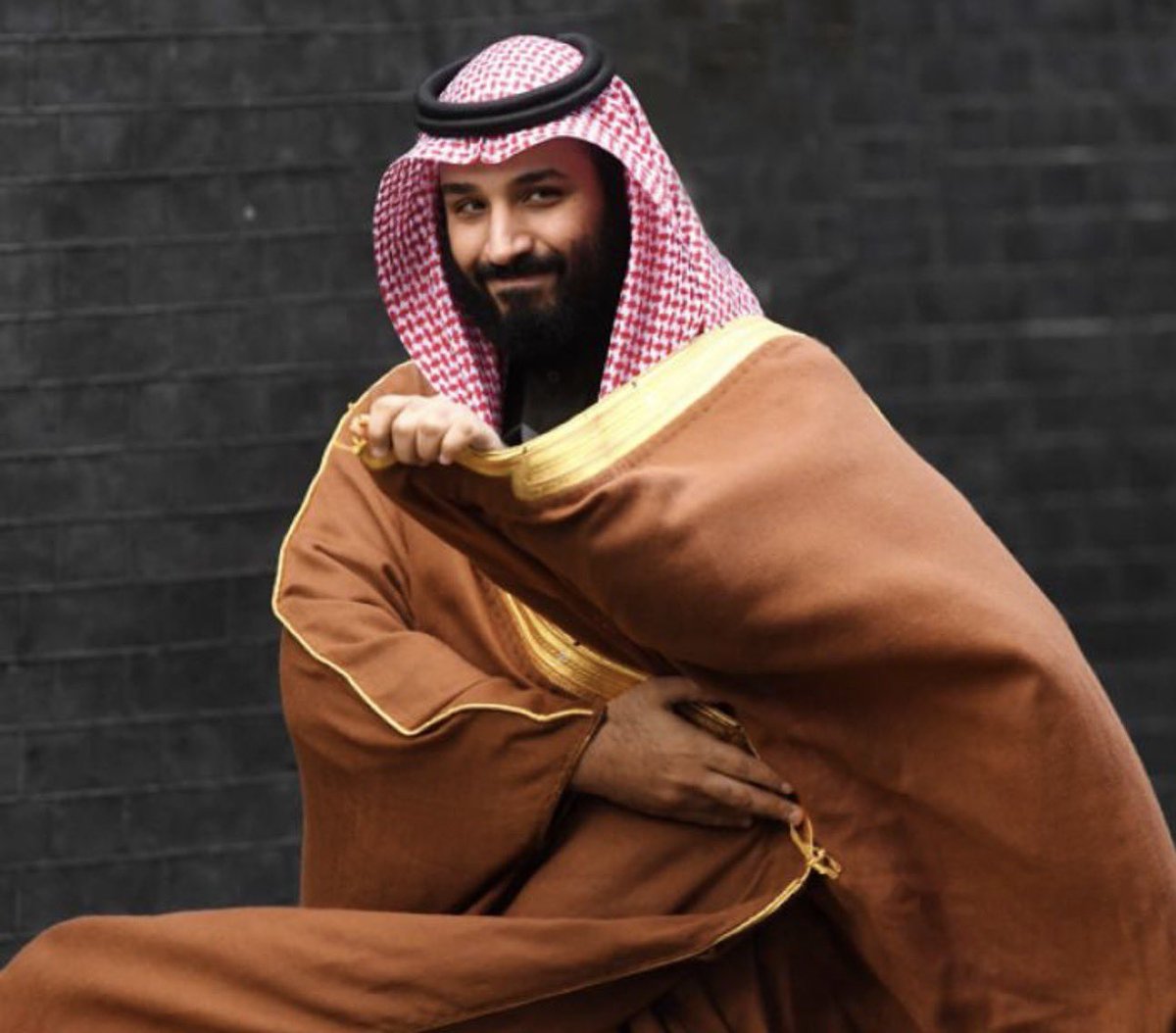 ادعوا لهذا الرجل الشريف الله يطول بعمره ويمده بالصحه بفضل الله وحكمته وعييه السياسي دولنا الخليجية مزدهره وامن وامان قدر يسيطر على خبث الأسرائيلي بحكمته، انا كويتي واقولها #السعوديه حصن للشرق الأوسط والأم لدولنا الخليجية 
#محمد_بن_سلمان الله يطول عمرك و يحفظك ذخر لنا 🫡🇸🇦🇰🇼