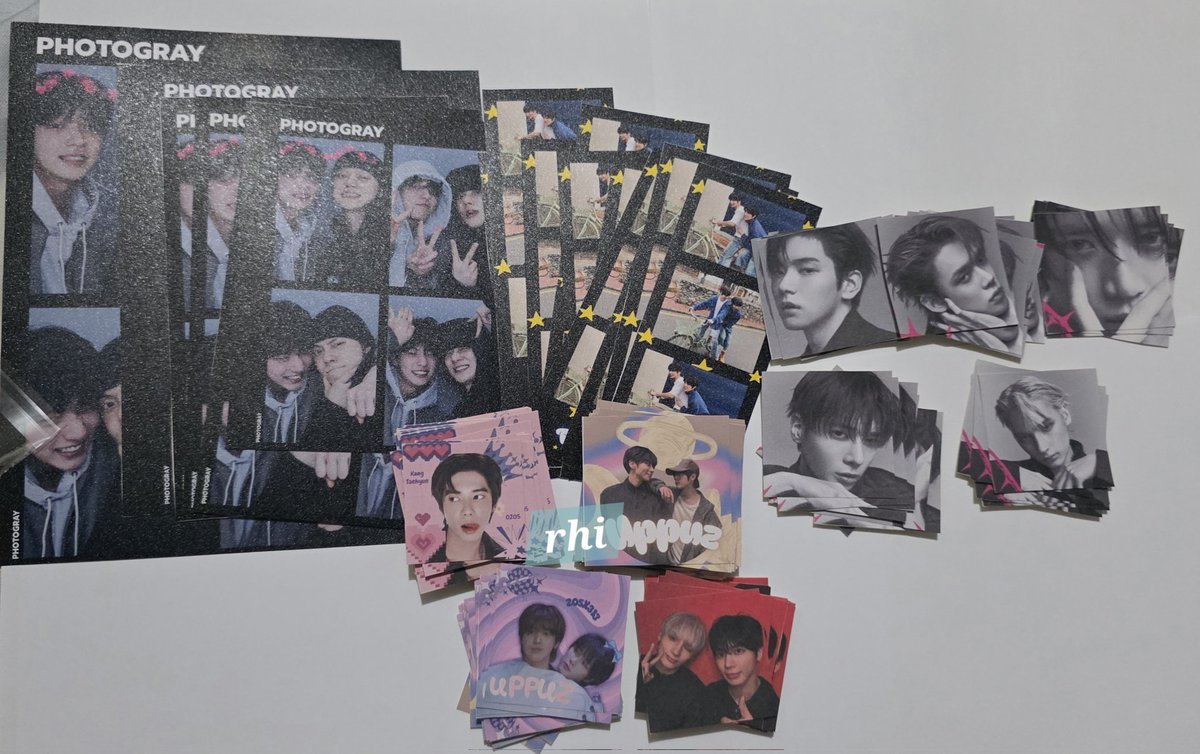 TXT wonders at 5:53 funmeet fan support by <a href="/rhiterri/">𝙍𝙝𝙞✰𓅇 is seeing TXT</a>

♡ yeonbin photogray and taegyu photo strip are limited but yung stickers marami hehe
♡📍tba

See you tomorrow MOA!!
#DunkinPH_TXT #DunkinPH_WondersAt553
#TXT #TOMORROW_X_TOGETHER