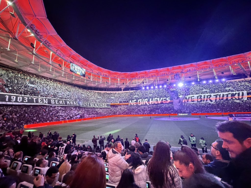 melikfhakan's tweet photo. @Besiktas https://t.co/w7phSo77uV