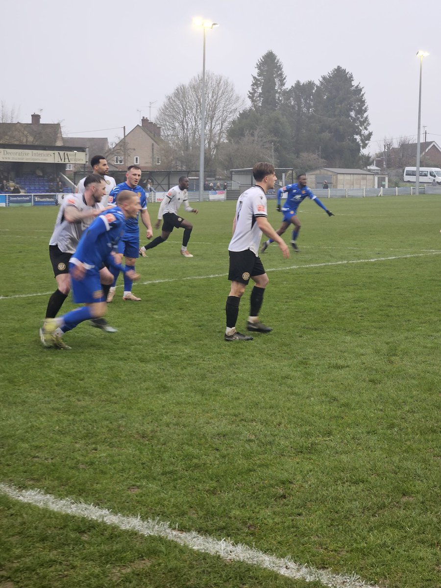 Hungerford Town FC tweet media