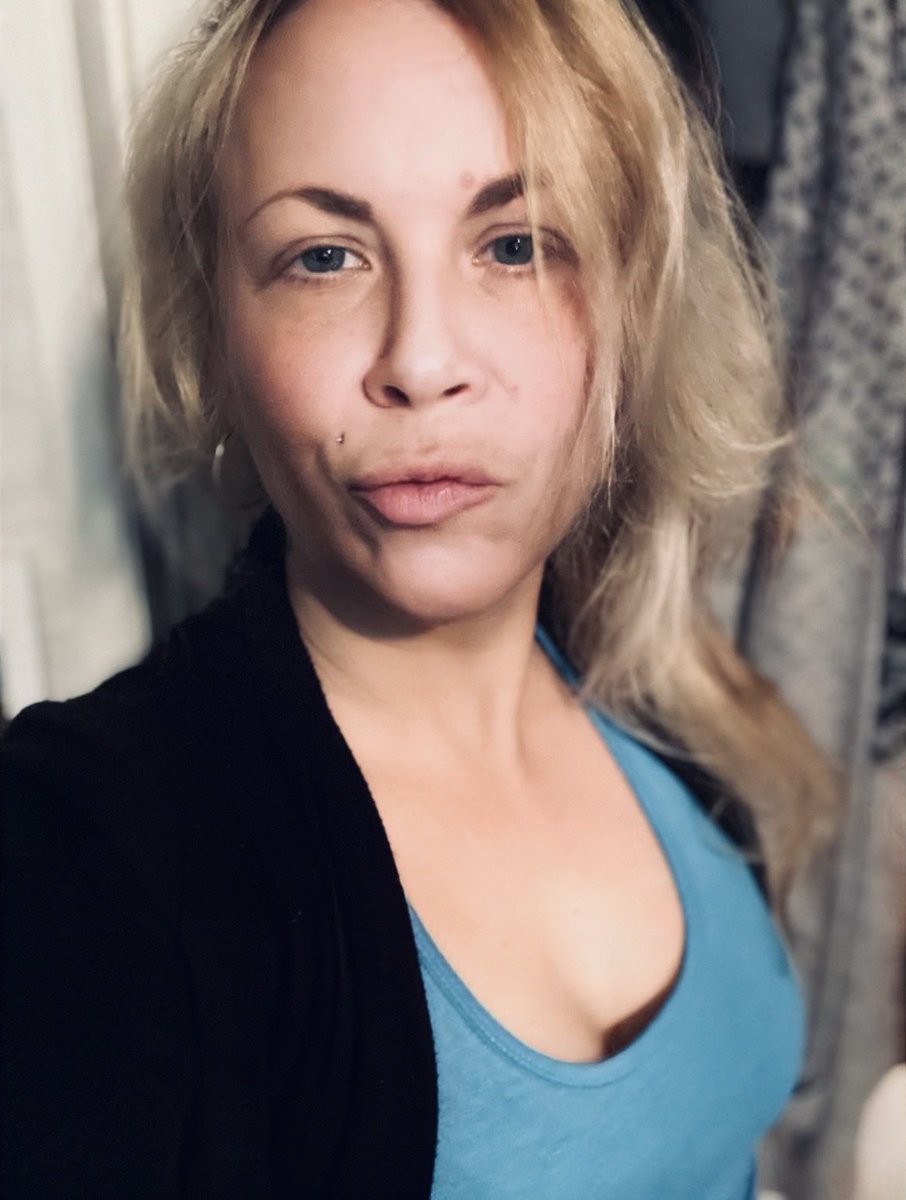 Fʉͫcͧкͭιͪηͣ Holli Would tweet media