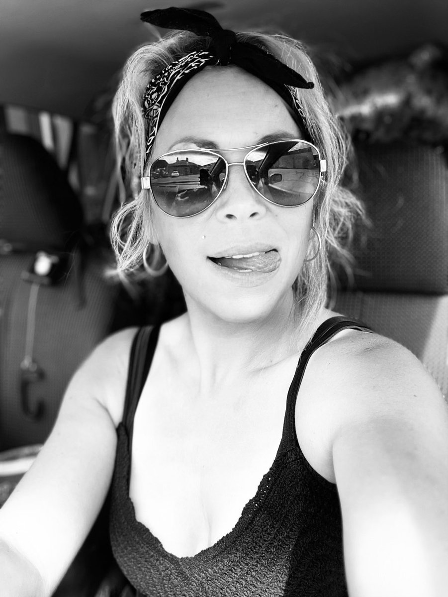 Fʉͫcͧкͭιͪηͣ Holli Would tweet media