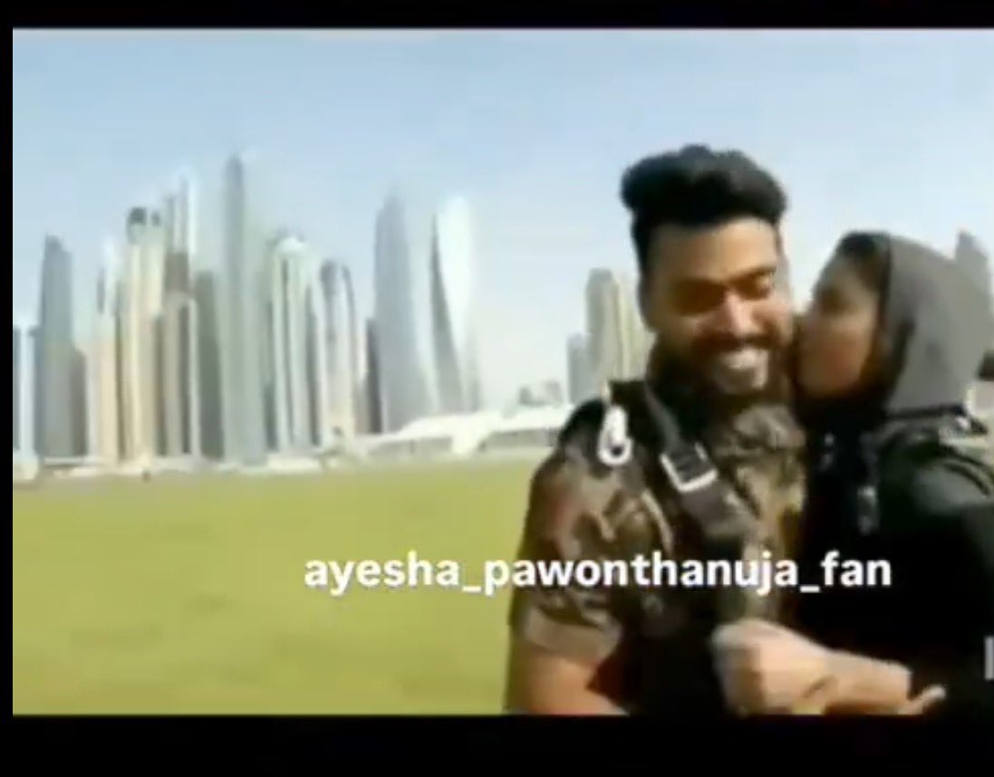cbnnara's tweet photo. @ThanujaP123 ramuja alias ramu pedha erri puku chaysavu ga . Papam ramu rathod feel avuthunadu Vadiki kuda oka kiss anta ivu poyee 

#ThanujaPuttasswamy 
#BiggBossTelugu9 https://t.co/0k7fQEw0iB