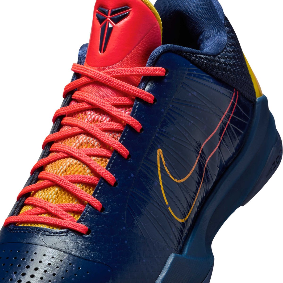 JustFreshKicks tweet media