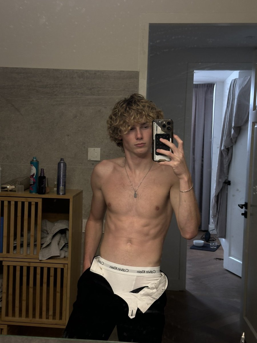 Adrien Agreste tweet media