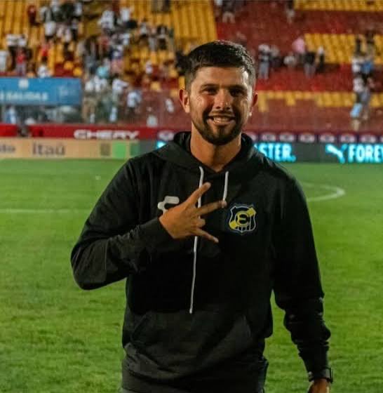 padreade4eras's tweet photo. ESTE PADRE HA DIRIGIDO 3 PARTIDOS EN EVERTON Y HA GANADO LOS 3
100% de rendimiento 
4-2 vs UC✅
3-0 vs UDEC✅
1-0 vs LIM✅ https://t.co/idflfFV0d3