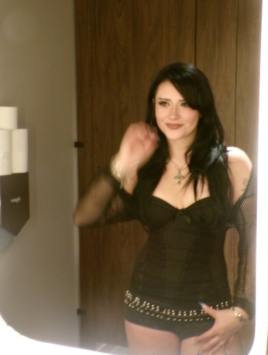 .⋆♱⃓ tweet media