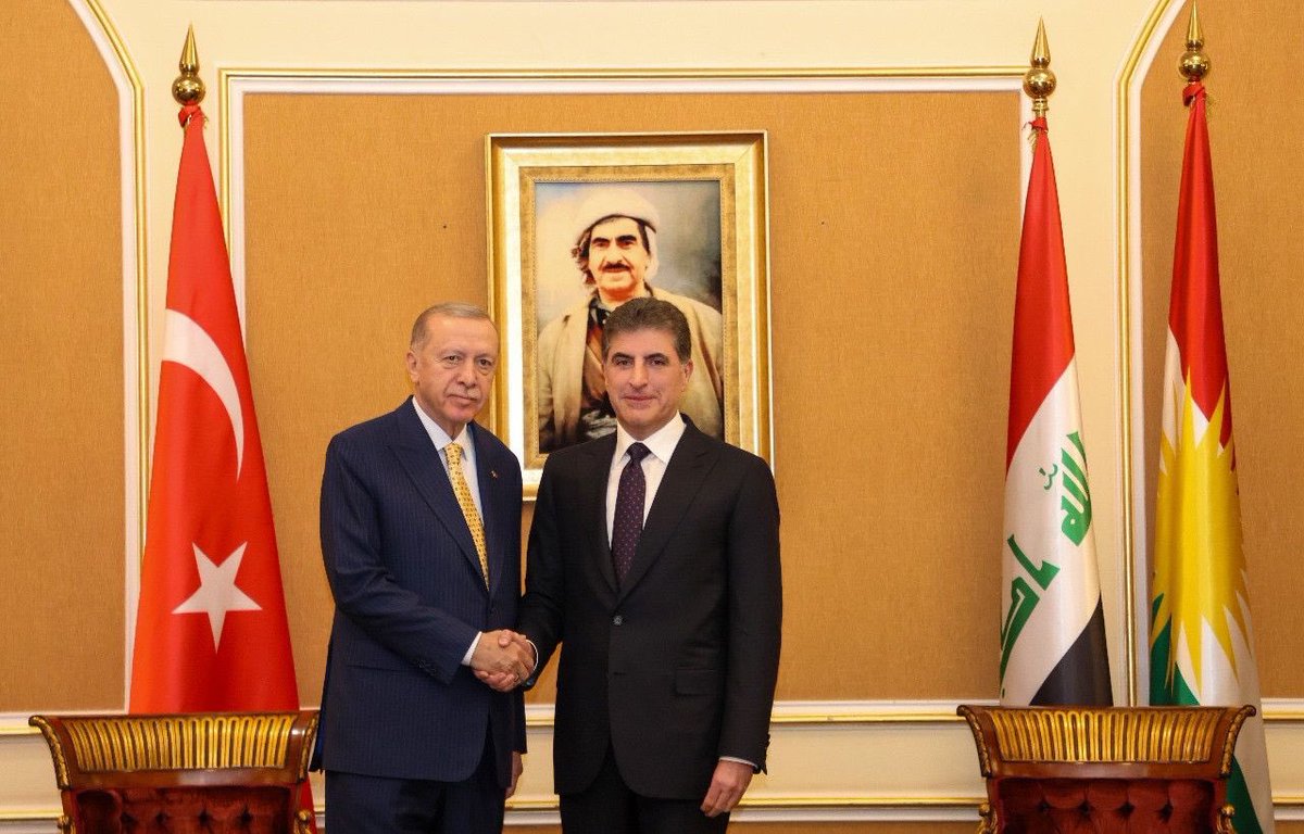 SafaanwarB's tweet image. President #NechirvanBarzani held a phone call with President Recep Tayyip Erdoğan to discuss the latest regional developments and security challenges caused by the war. 

Erdoğan #thanked Barzani for his constructive #role in supporting peace efforts in #Türkiye and promoting