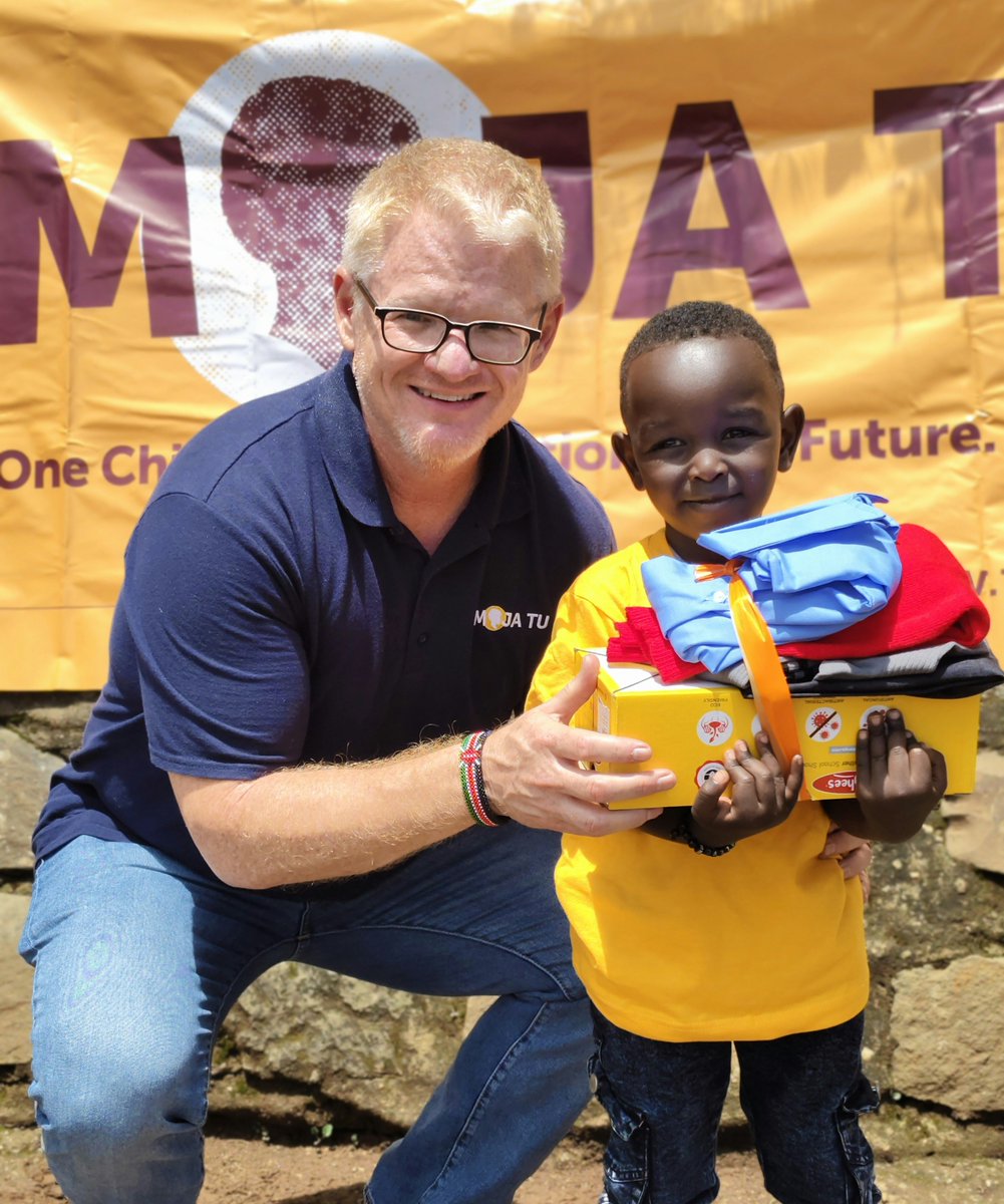 Moja_Tu's tweet photo. #Weekends are brighter because of the Moja Tu #community! Every letter, donation, and mentorship moment shapes the future of our students. 💛 https://t.co/YNDzEe8gLB